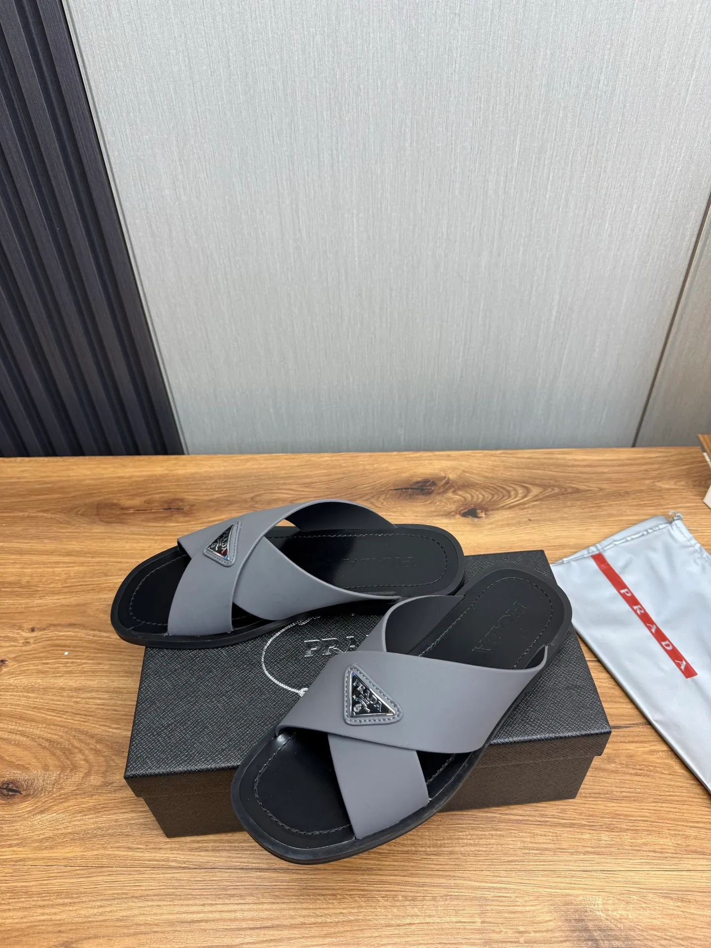 Factory price 340💰 ＰＲＡＤＡPrada - popular men's slippers hot sale 🔥 🩴Official website one to one production 38-45 sizes 45 46 🉑️Customized!